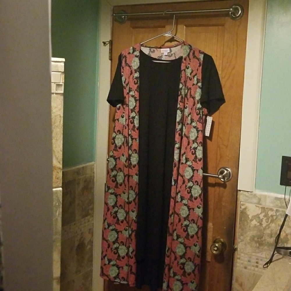 LulaRoe Carly Dress Noir and LulaRoe Joy cover up